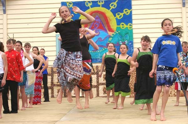 Te Kopuru School�s popular Multicultural Performing Arts Festival is among projects receiving assistance in the latest Creative Communities funding round.